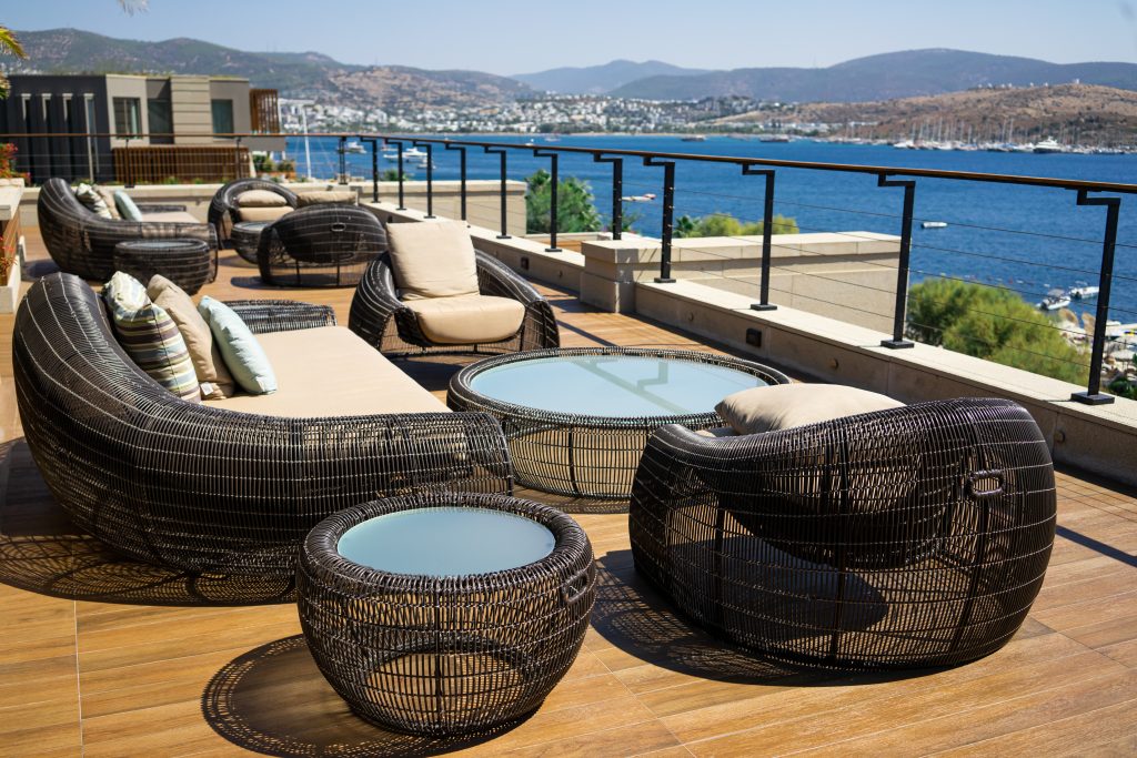 reliable patio furniture delivery